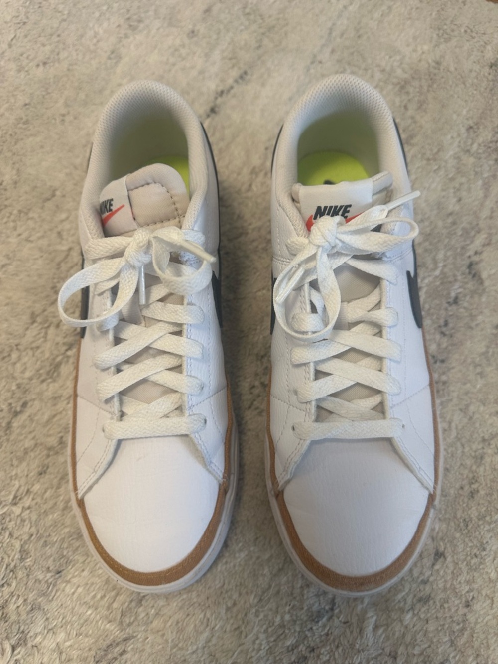 Nike Women’s White Sneakers with Tan Trim and Black Swoosh